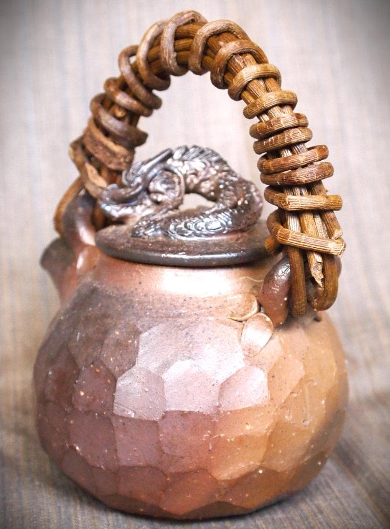 新品★竹内靖之【師：山本陶秀】★★備前龍摘み籐手付き面取り土瓶