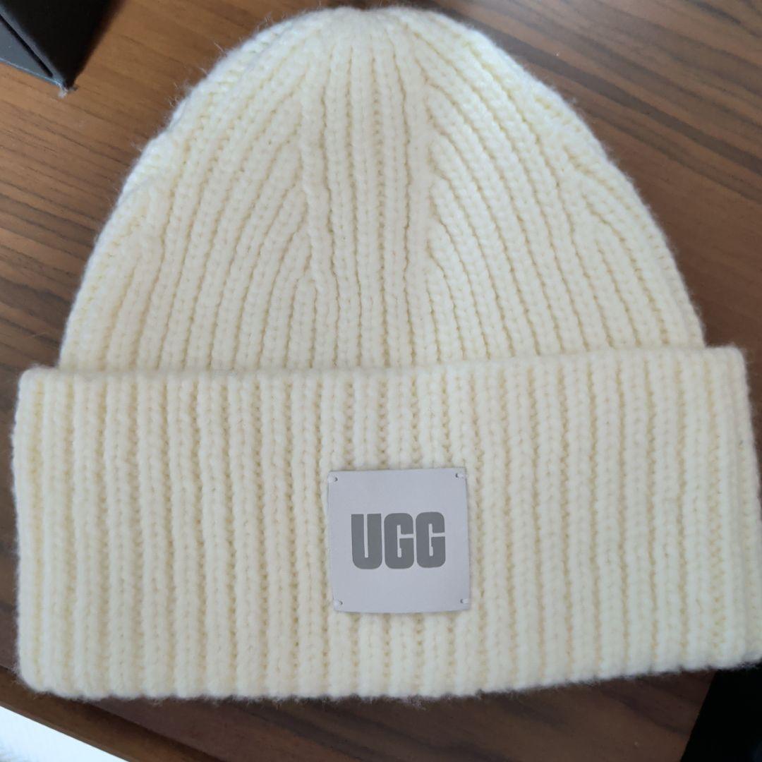 UGG 白 ニット帽　即完売色