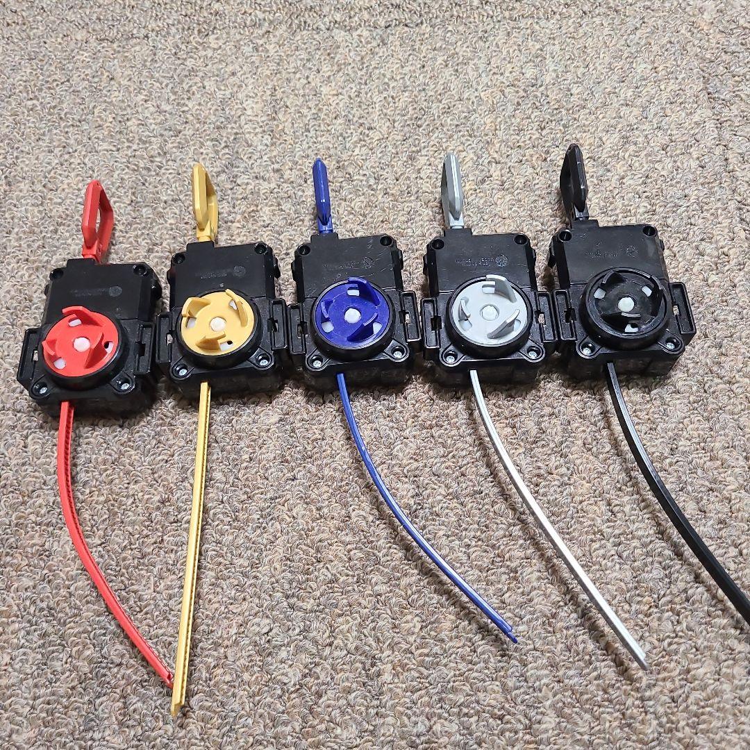 8*番様 【ベイブレードBAYBRADE X 】ブレード・ビット各１７個・ラチェ