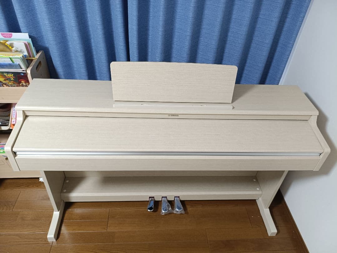 【現地引取】YDP-165WA 電子ピアノARIUS アリウス ホワイト配送不可