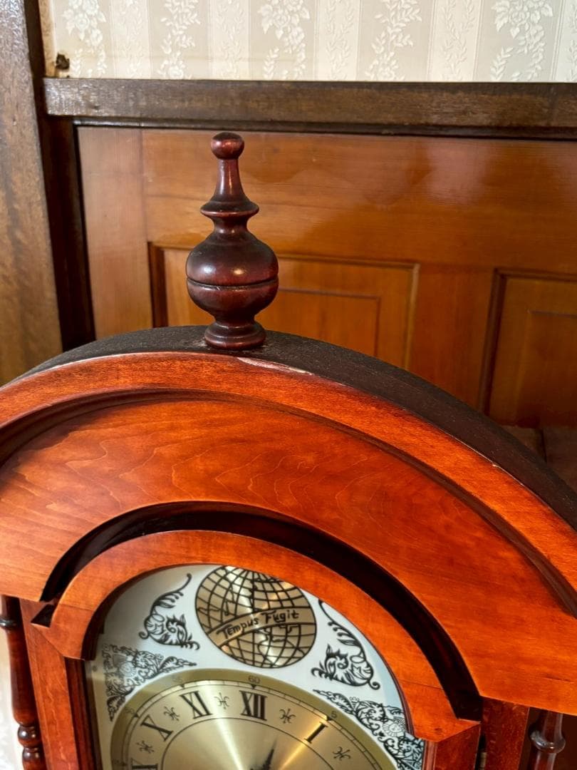 柱時計　振り子時計　Tempus Fugit　ホールクロック　アンティーク