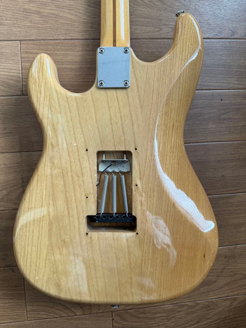 Washburn LS-87 ストラトキャスター