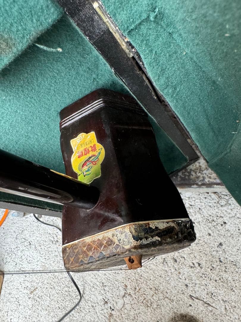 二胡　上海民族楽器　ハードケース付