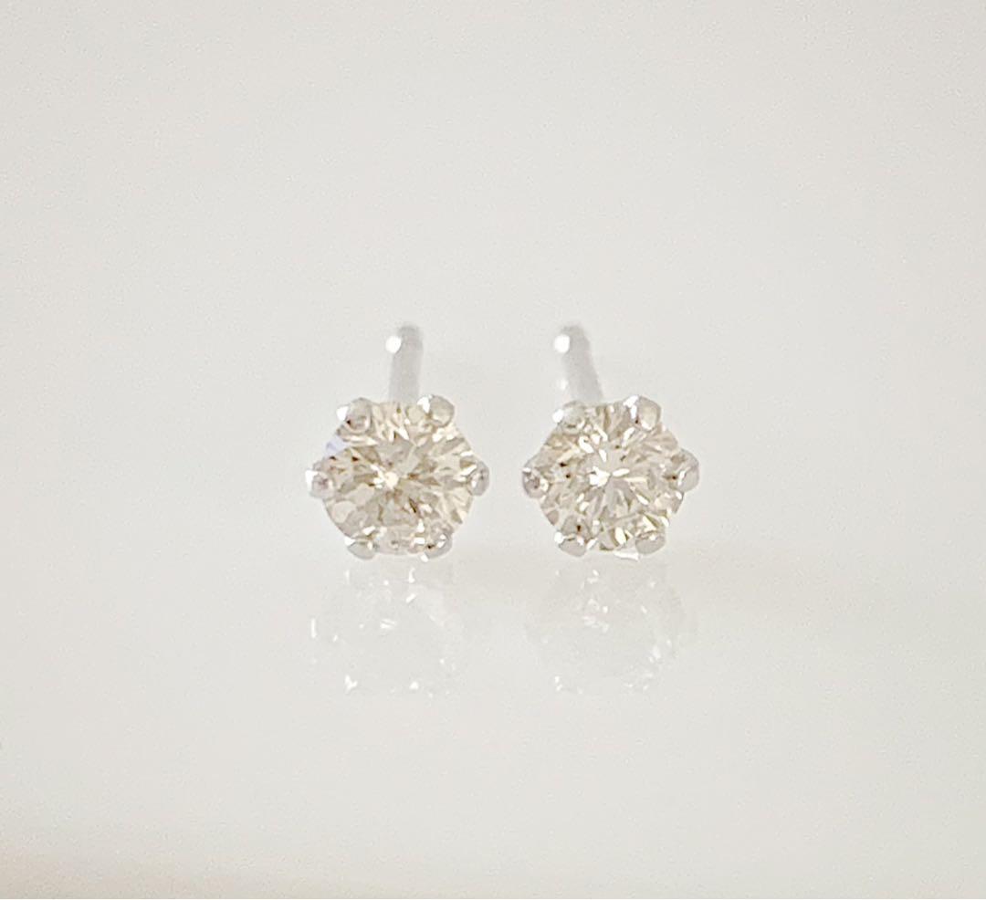 Pt 天然ダイヤモンド0.20ct ！ シンプル6本爪ピアス