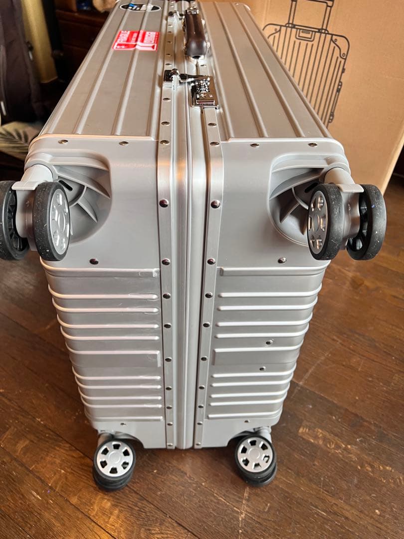 シルバーキャリーケース アルミ製 4輪　Lサイズ