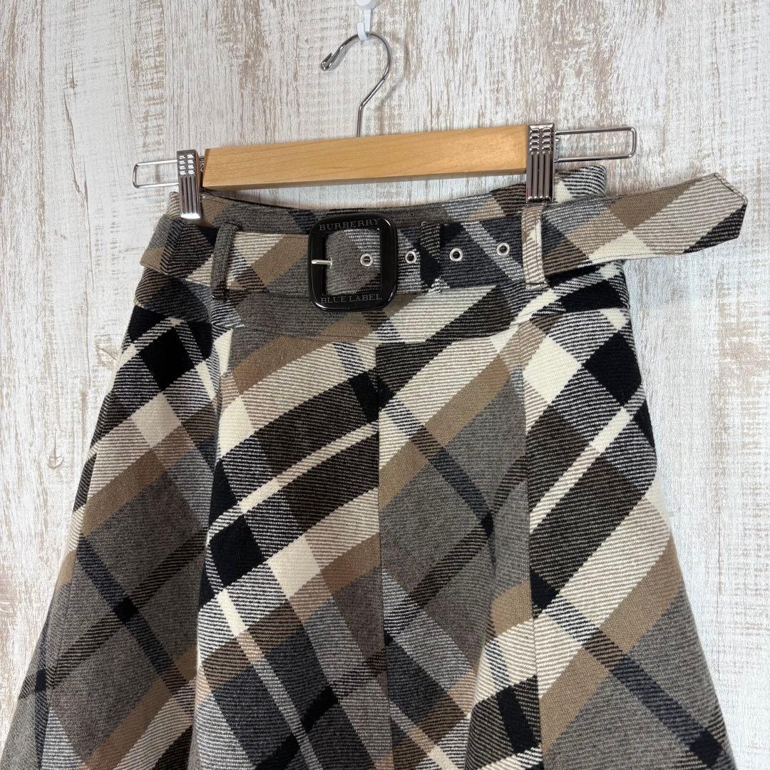 美品 バーバリー ホースロゴ刺繍 ベルト付き メガチェック ウール スカート