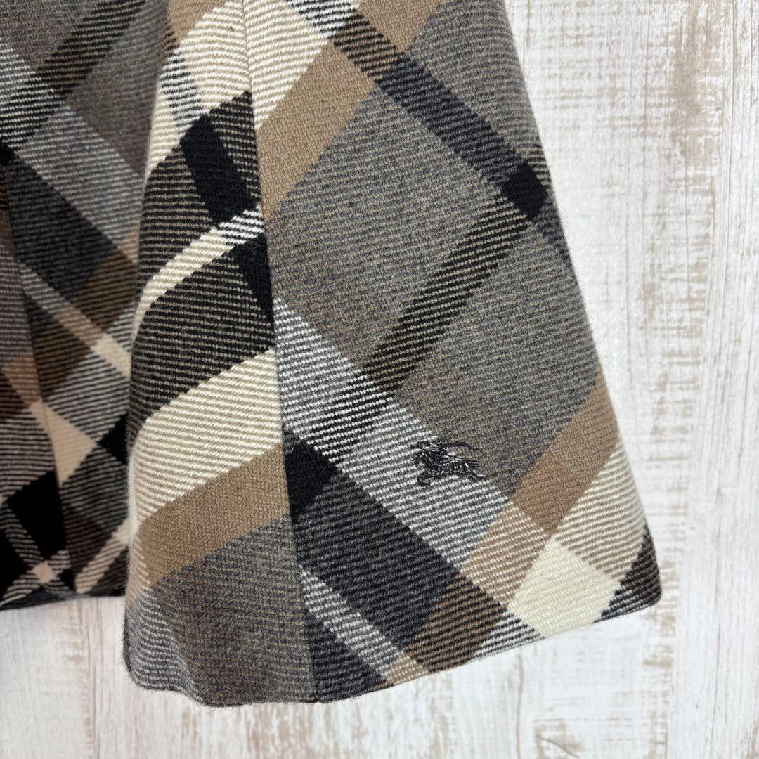 美品 バーバリー ホースロゴ刺繍 ベルト付き メガチェック ウール スカート