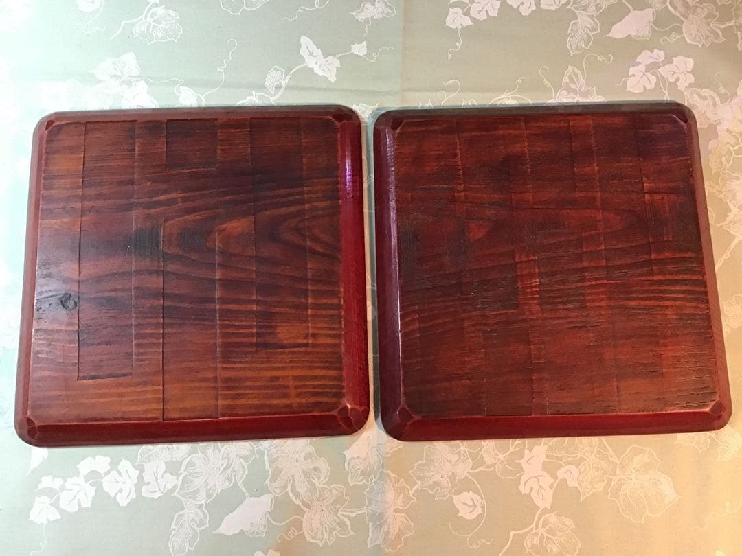 お盆　木製トレー　彫刻模様入り　4枚セット　アンティーク　昭和レトロ　民芸　80