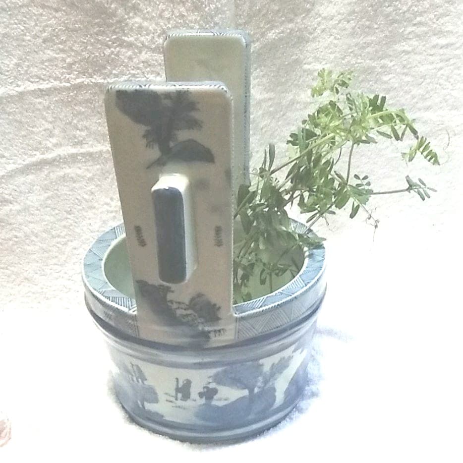 高さ約30センチ、チョケイ約21センチ、回り約67センチ、重さ約5キロ、