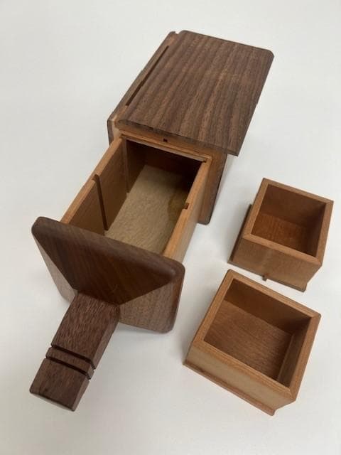 からくり安兵衛　ビン型からくり箱　新品未使用