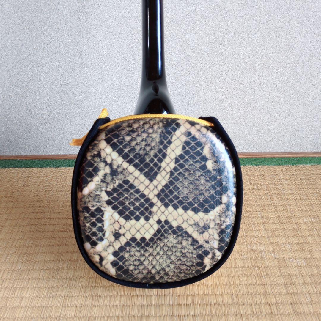 沖縄三線 人工革ヘビ柄 ケース・チューナー付き　ジャンク