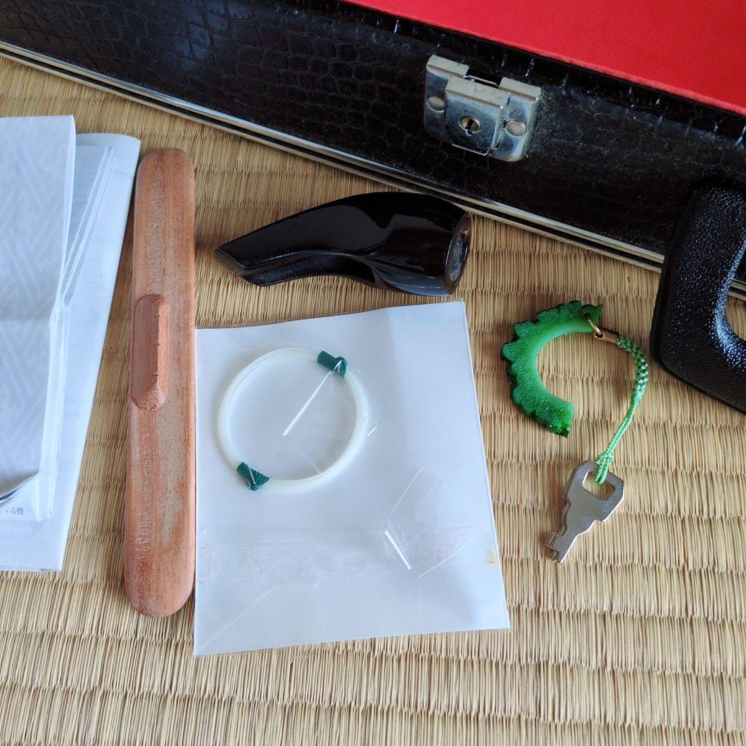 沖縄三線 人工革ヘビ柄 ケース・チューナー付き　ジャンク