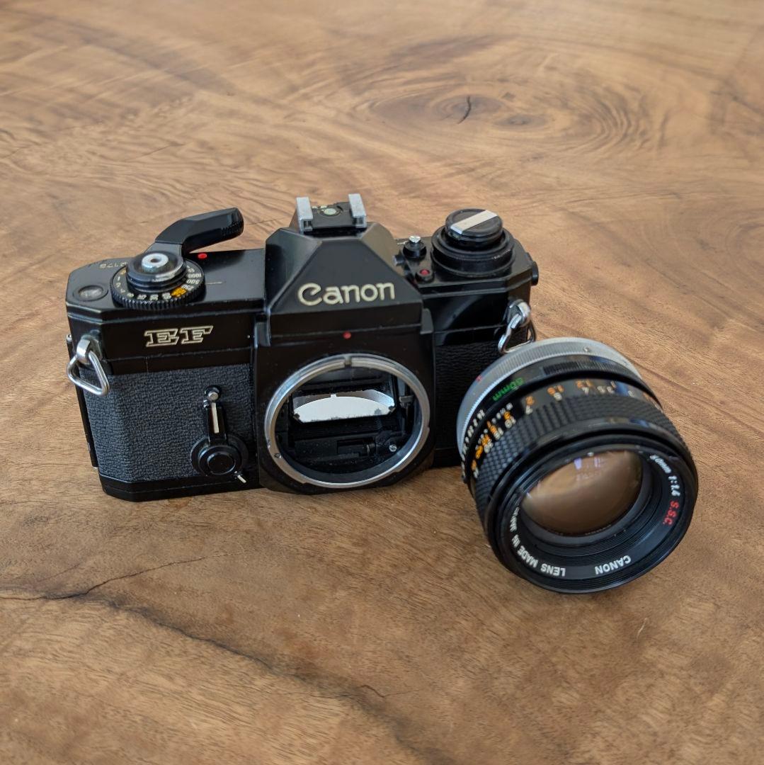 Canon EF 一眼レフカメラ 50mmレンズ付き