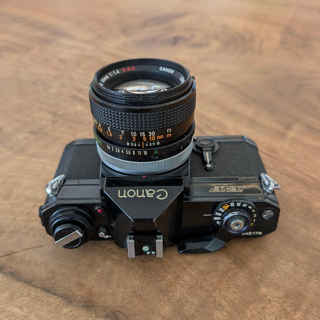 Canon EF 一眼レフカメラ 50mmレンズ付き