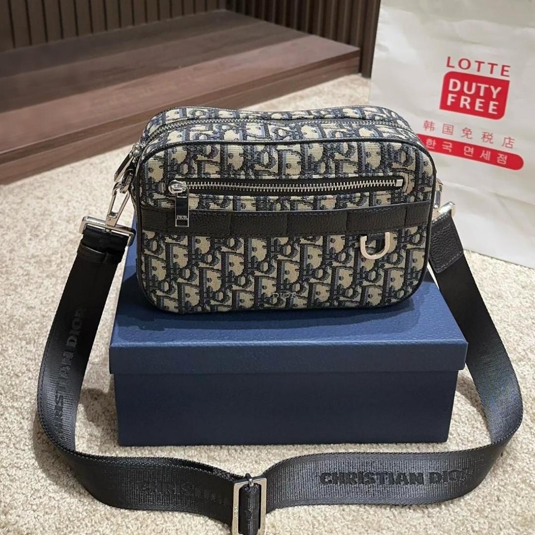 【本日中発送】黒 ショルダーバッグ