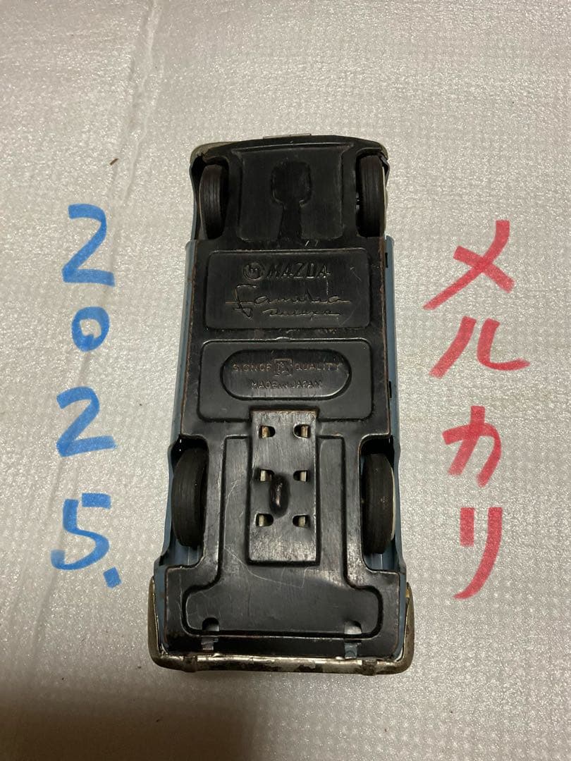 マツダ・ファミリアバン／ブリキカー。【年代不明？箱無し、ミラー取れ】。