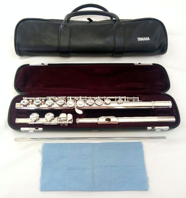 ♦最終価格♦ほぼ未使用♦後期モデル♦リップ銀♦ヤマハフルートYFL211PS