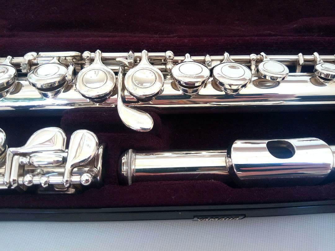 ♦最終価格♦ほぼ未使用♦後期モデル♦リップ銀♦ヤマハフルートYFL211PS