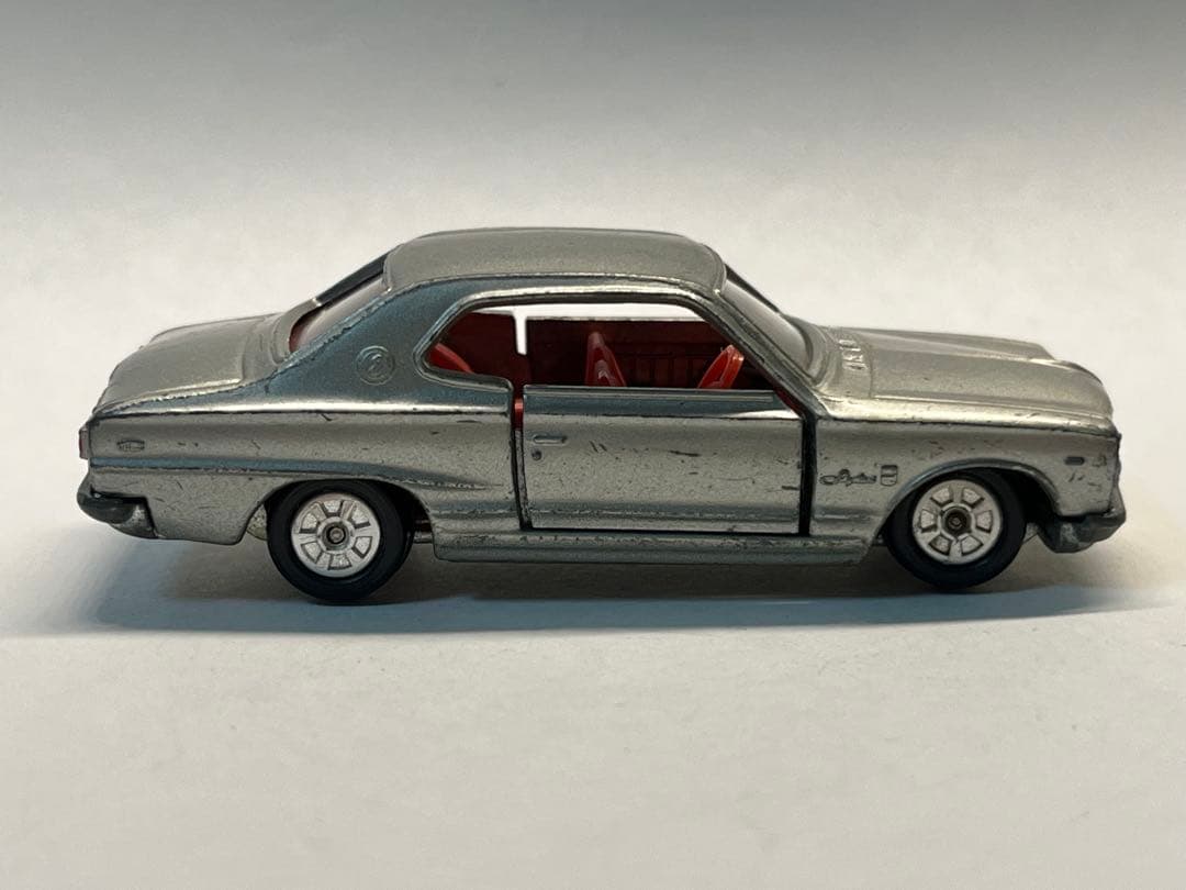 トミカ 日本製 ニッサン スカイライン 2000 HT 当時物 はめ込み式 希少