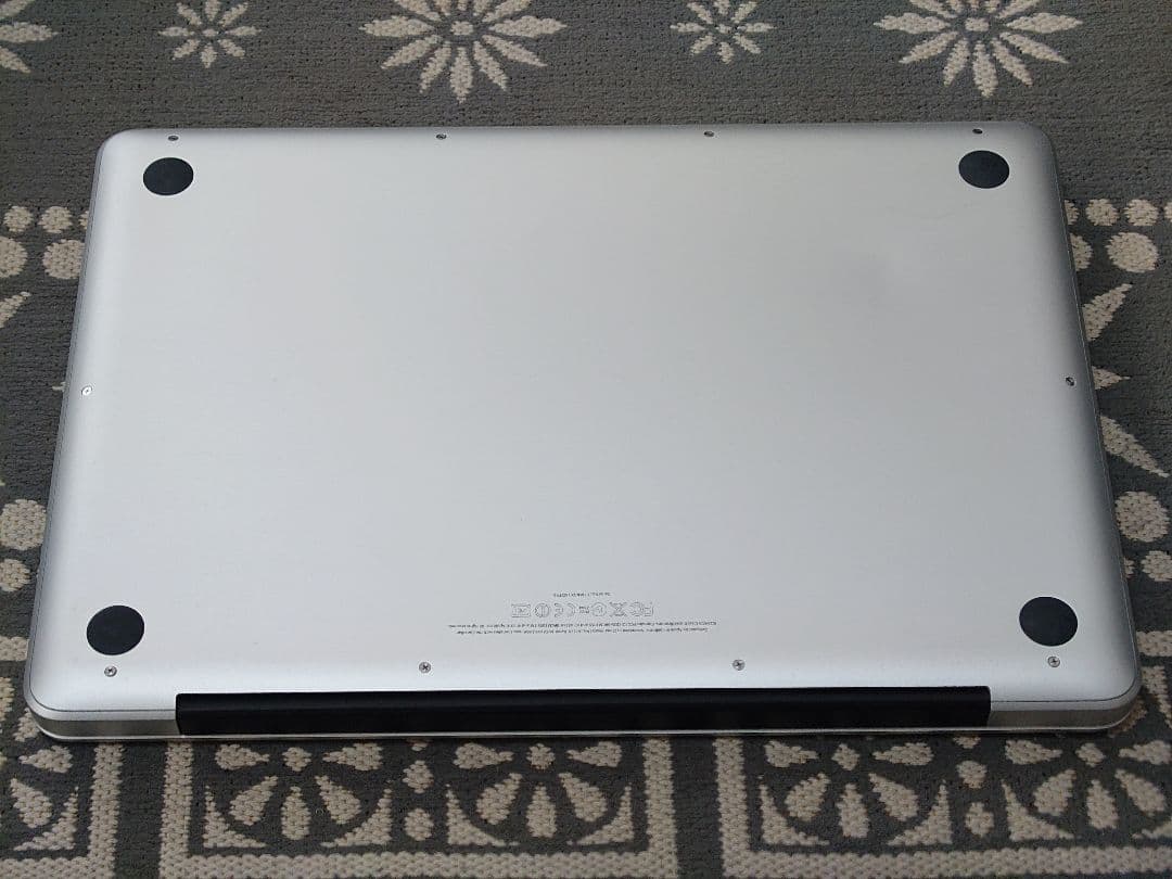 ◆値下げ！MacBookPro 13 Mid 2012 クリアカバー黒付き◆