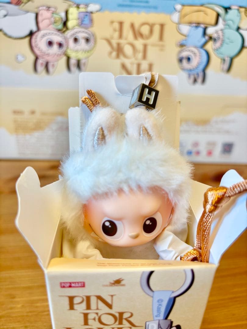 けだまラブブ LABUBU PIN FOR LOVE