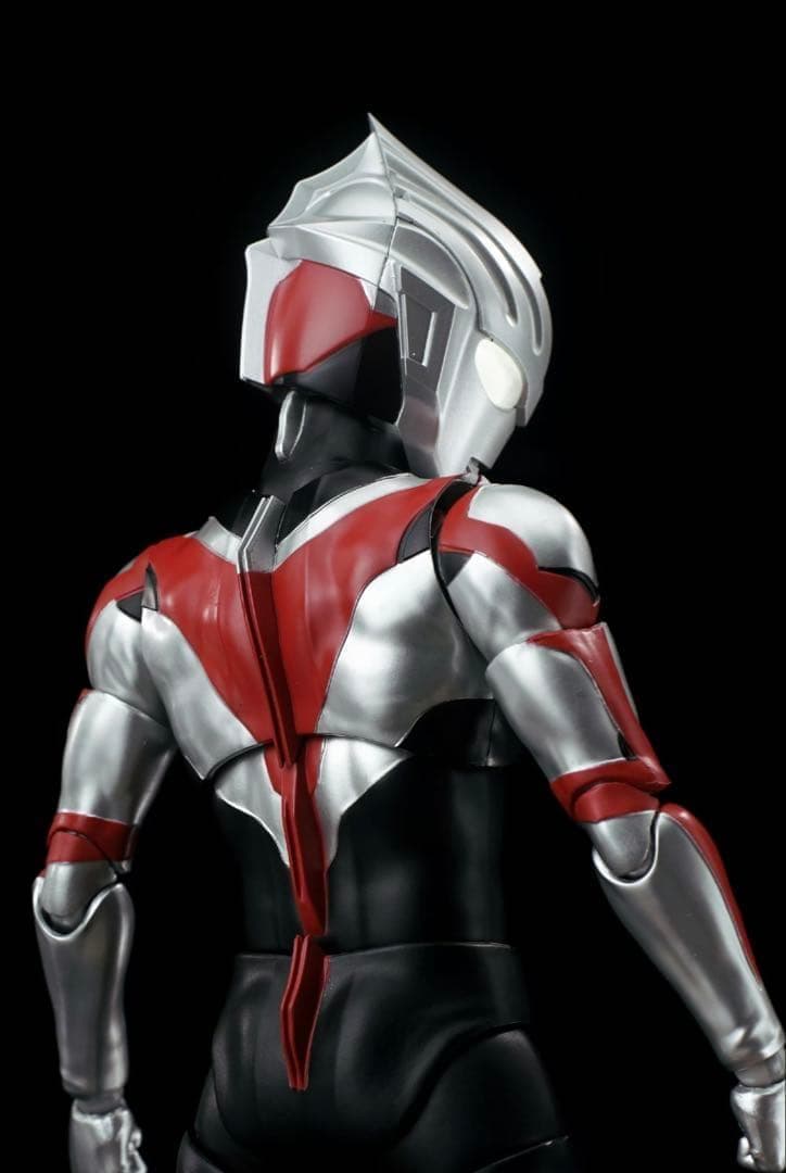 新品未開封 海外限定合金製品S.H.Figuarts 光軌跡 ウルトラマンオーブ