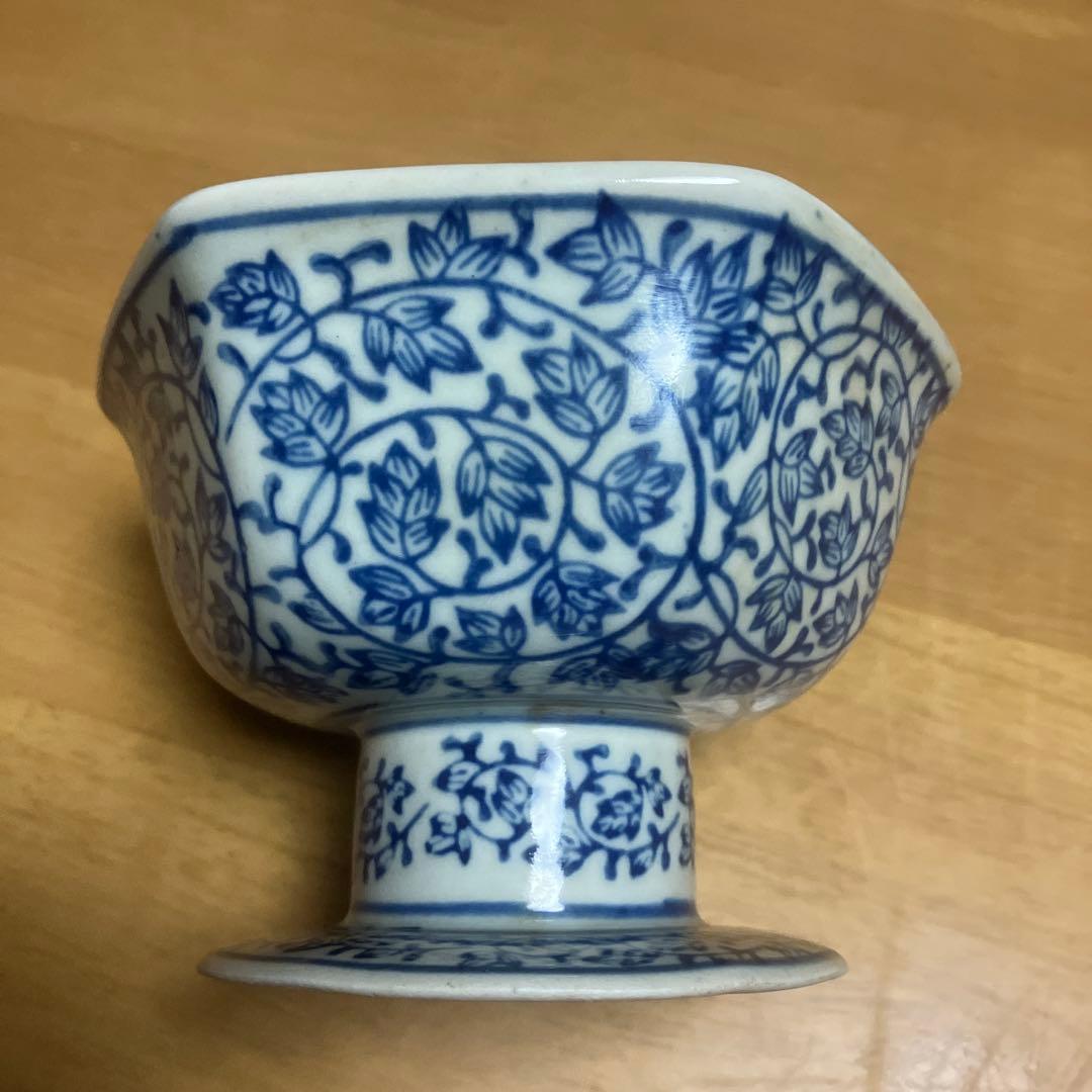 染付花唐草文六角縁高台杯（杯洗？）
