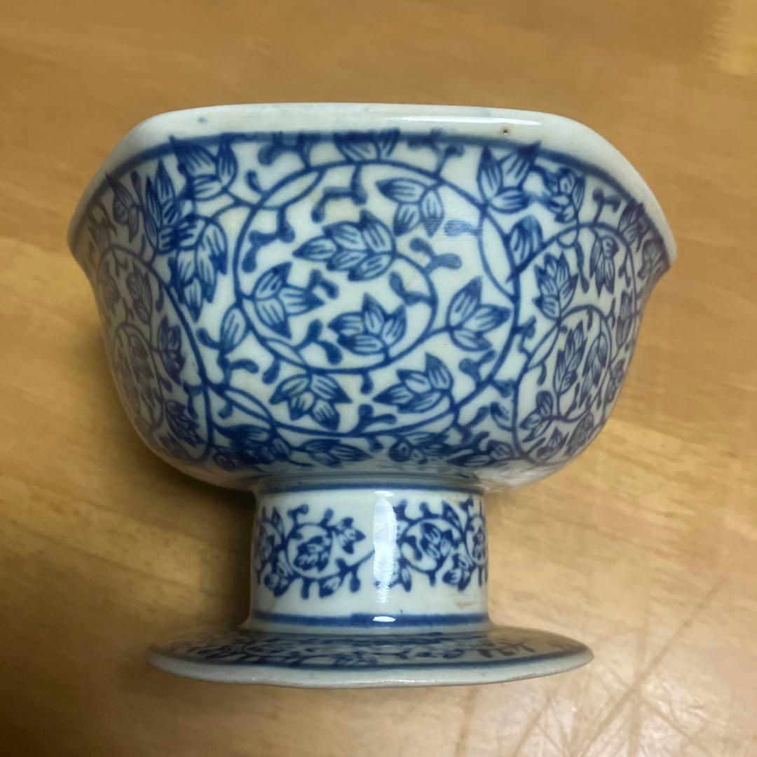 染付花唐草文六角縁高台杯（杯洗？）