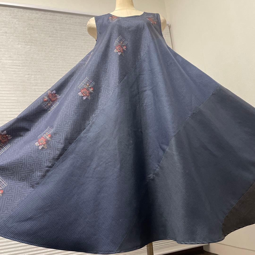 着物ワンピーステントラインロング丈《12》大島紬(証紙付き)等M〜L［紺系］