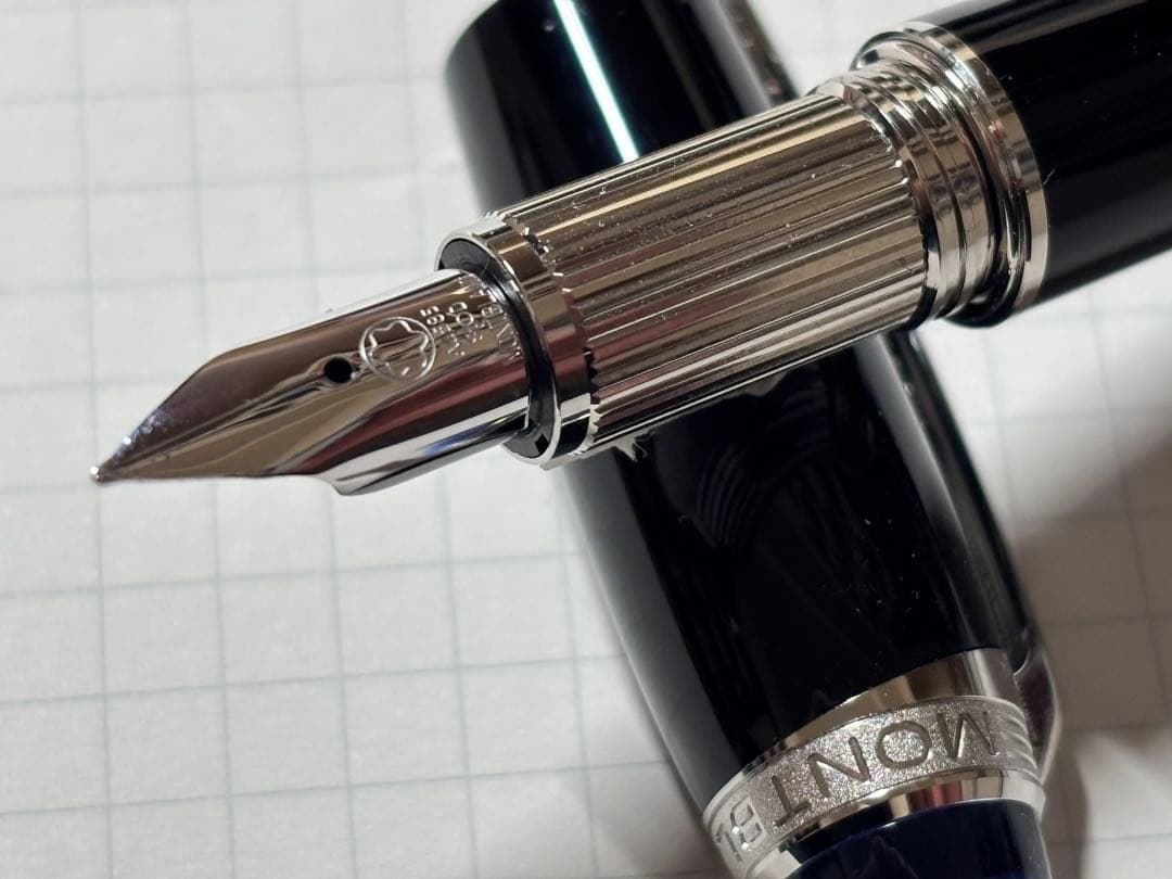 モンブラン　スターウォーカープレシャスレジン　万年筆（F)