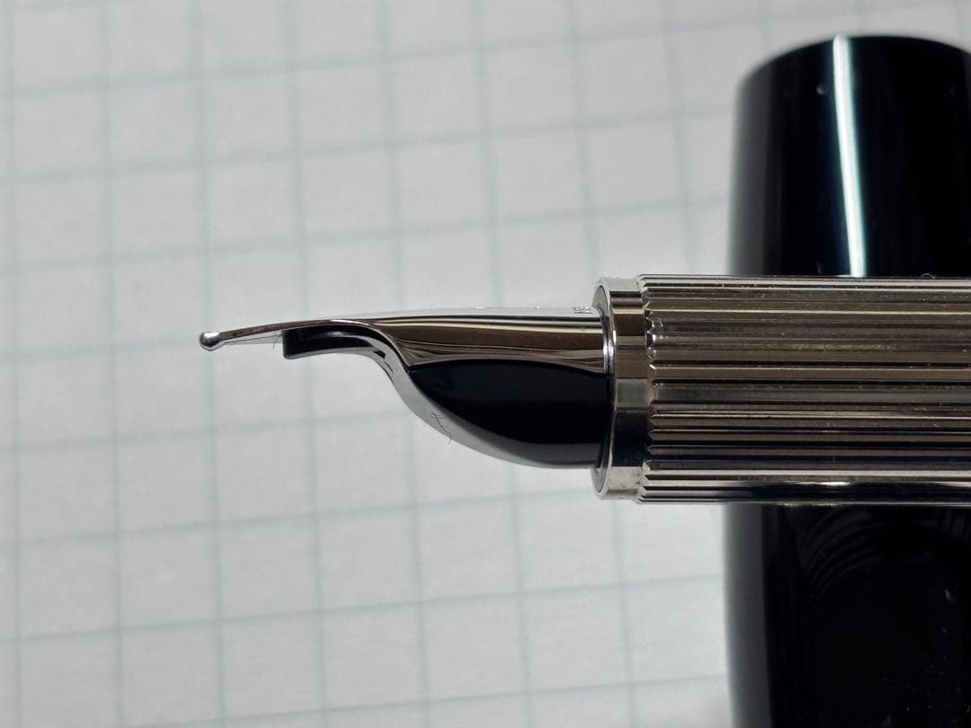 モンブラン　スターウォーカープレシャスレジン　万年筆（F)