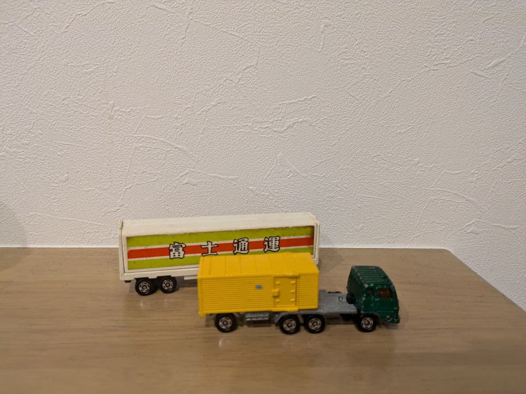 トミカ ロングトミカいすゞ V12 ウイングルーフトレーラ(富士通運) G156