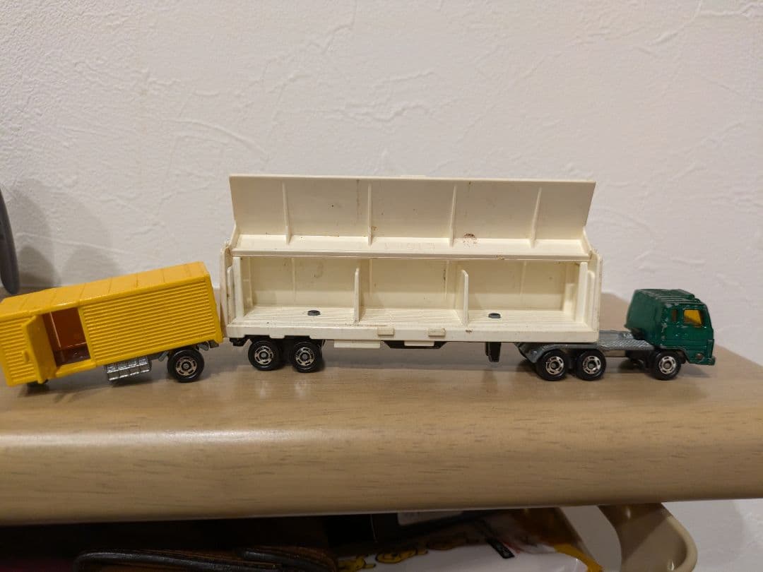 トミカ ロングトミカいすゞ V12 ウイングルーフトレーラ(富士通運) G156