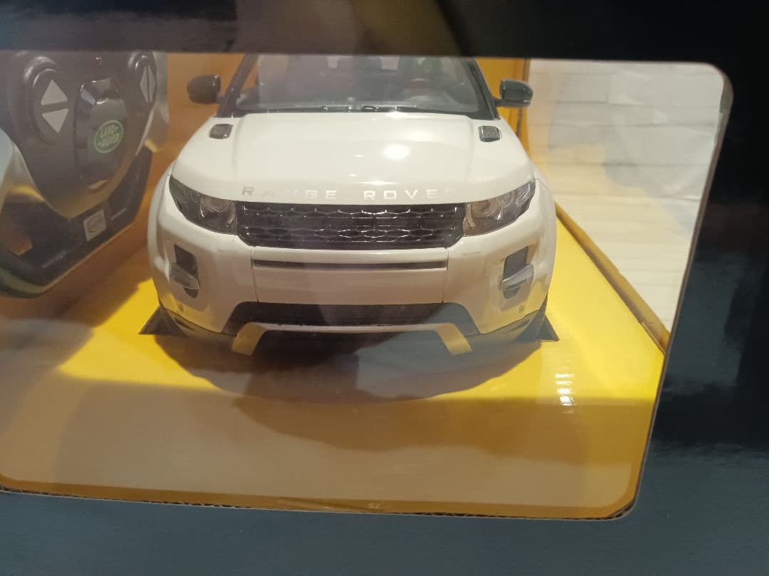 タポ　1/14 R/C　レンジローバー　イヴォーク　ミニカー　ホワイト