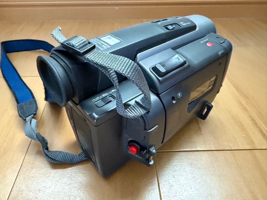 【中古品】SONY Handycam video Hi8 CCD-TRV90