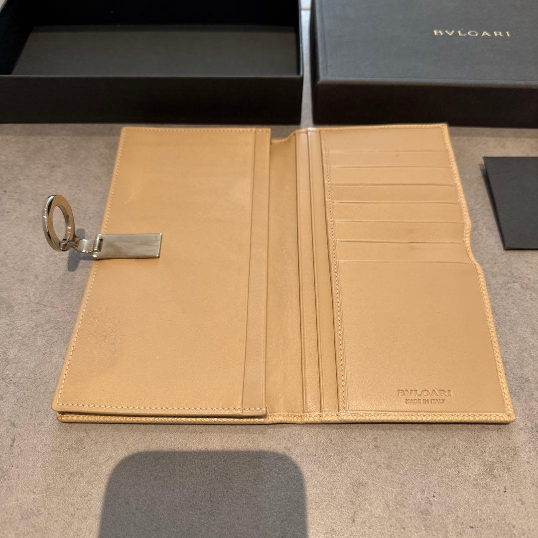 【美品】ブルガリ 長財布 ベージュ 上品 格安レア ロゴクリップ シルバー