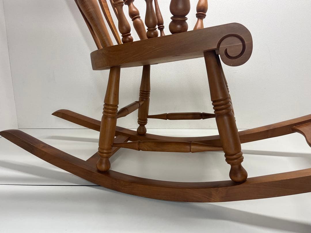 希少 木製 ロッキングチェアー 彫刻入 揺り椅子 ウッドチェア アームチェア