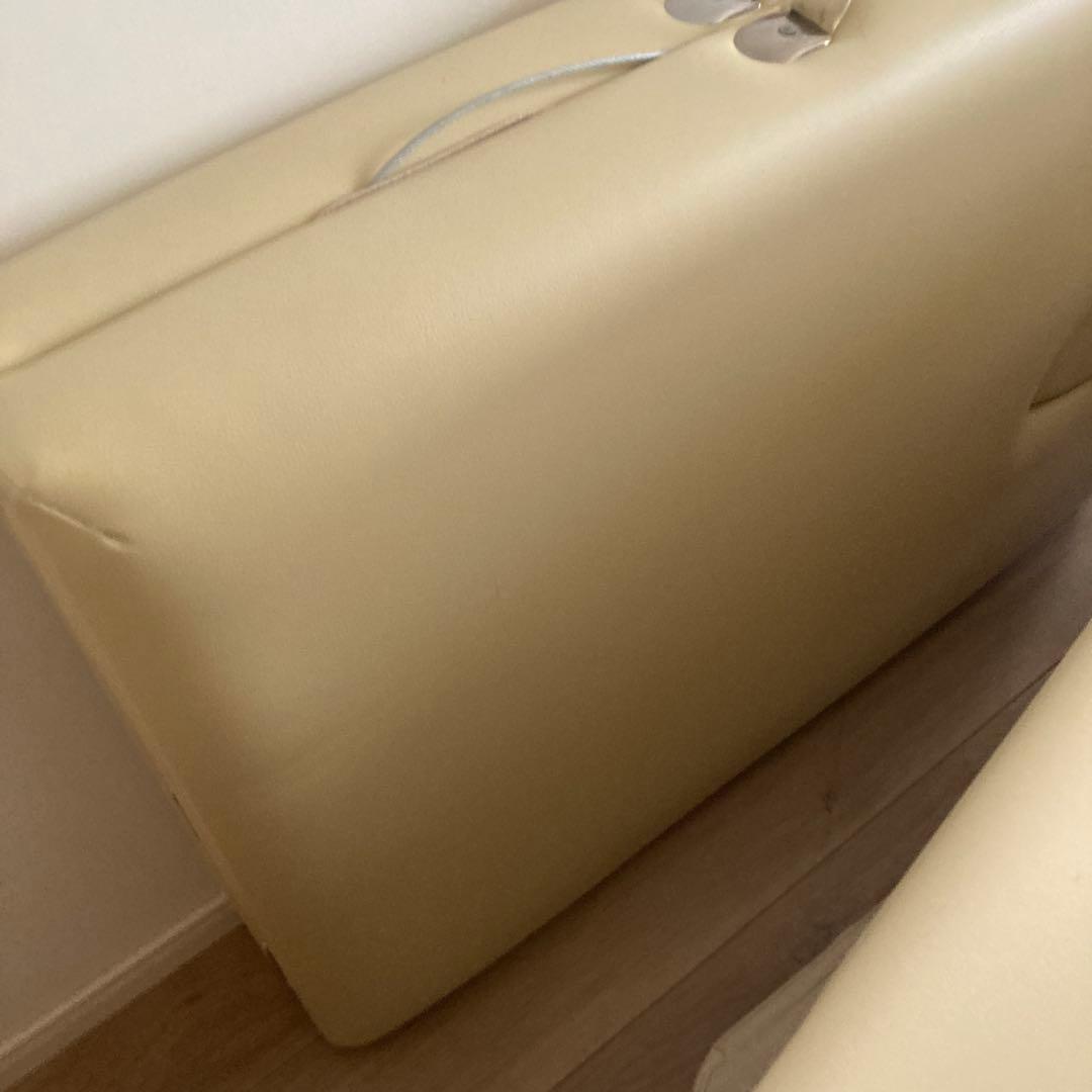 マッサージベッド　ベージュ　折りたたみ