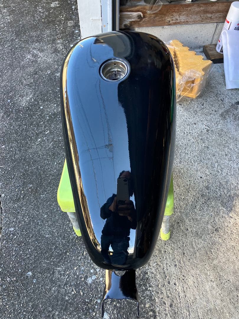 スポーツスター ガソリンタンク 再塗装ベース