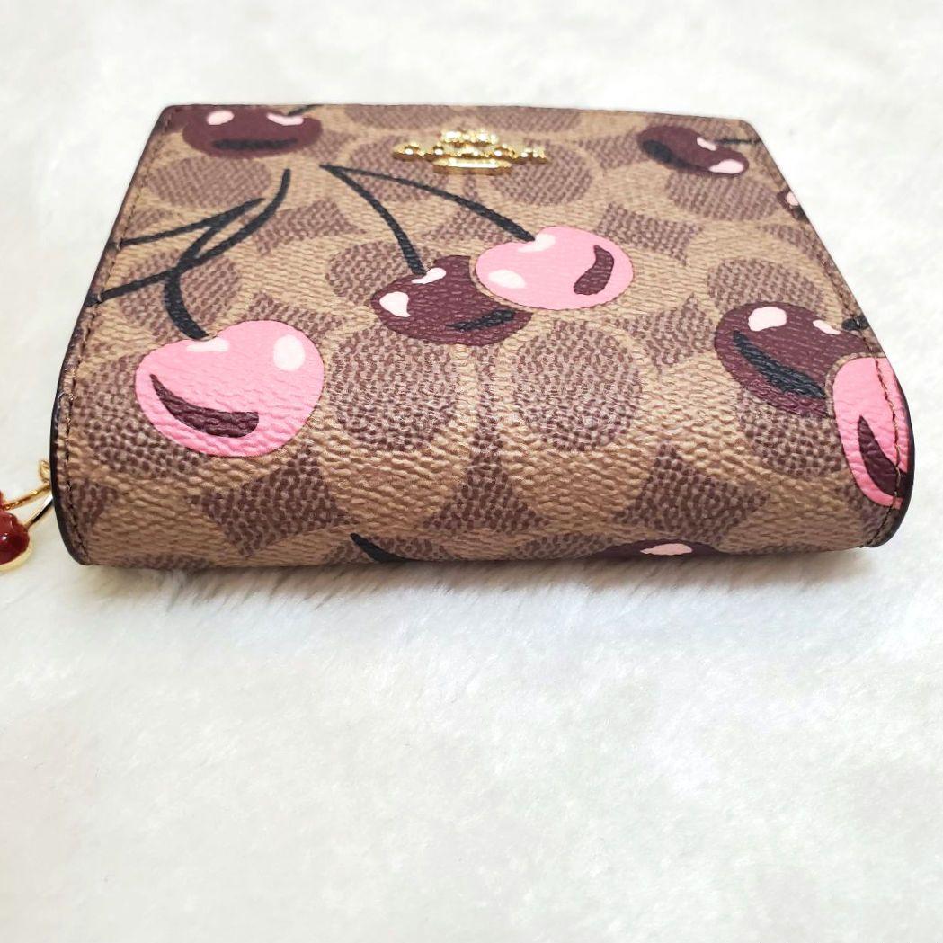 COACH コーチ　新品未使用　ミニスナップウォレット　チェリー　シグネチャー