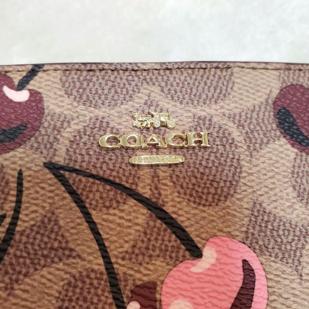COACH コーチ　新品未使用　ミニスナップウォレット　チェリー　シグネチャー