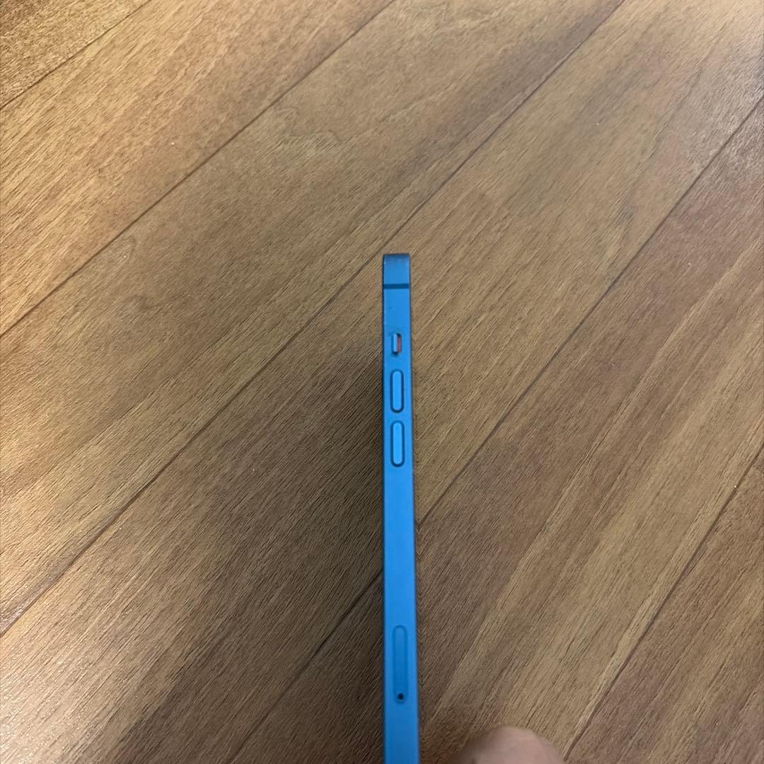iPhone13 本体　ライトブルー