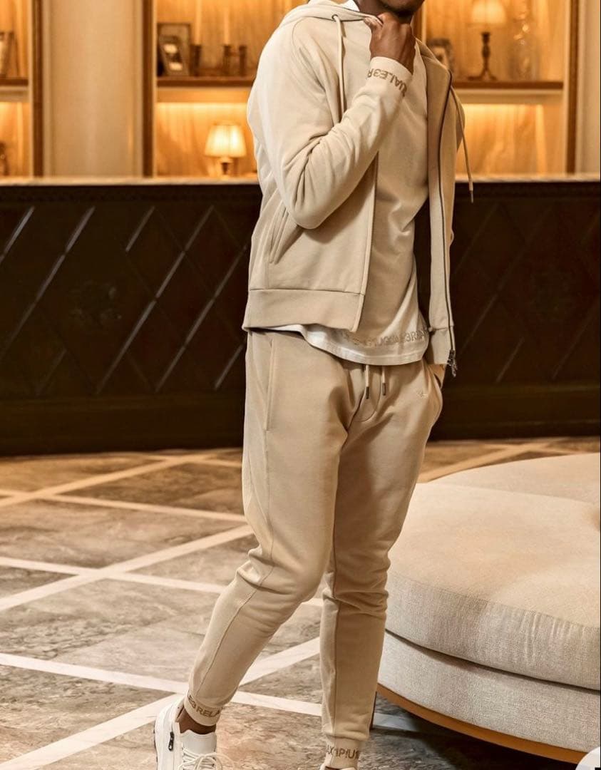 1PIU1UGUALE3 RELAXジップパーカー　ジョガーパンツ　セットアップ