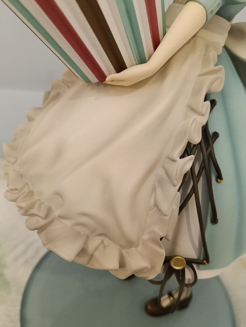 新品同様赤倉イラスト 不思議の国のアリスフィギュア初音ミク好きにロリィタメイド