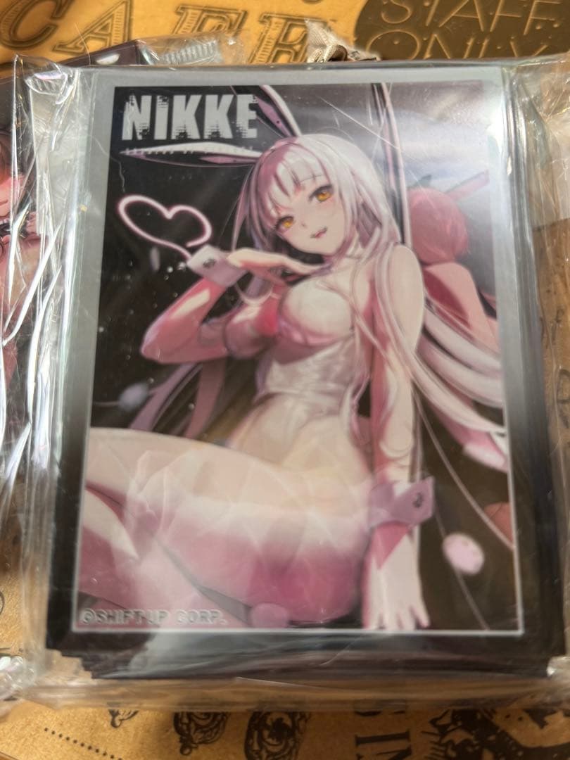 勝利の女神：NIKKE 合皮製デッキケース+カードスリーブ　ブラン ノワール