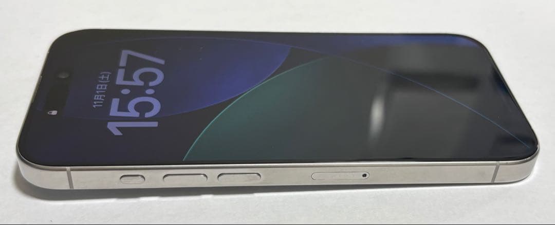 t*3様 Apple iPhone15Pro256GBホワイトチタニウムAmaz