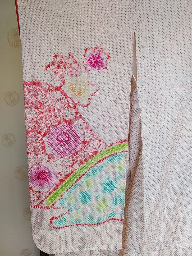 PK-16/25　振袖　白地　朱・緋(あけ)色　総絞り　花柄　長丈167裄67