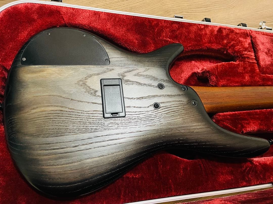 Ibanez SR605E-BKT 5弦ベース 純正ハードケース付き