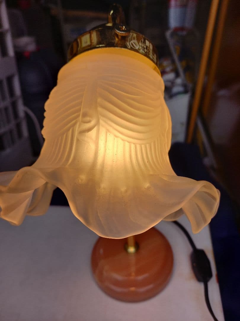 お安くしました。よろしく御願いします。可愛いペンダントライトです。