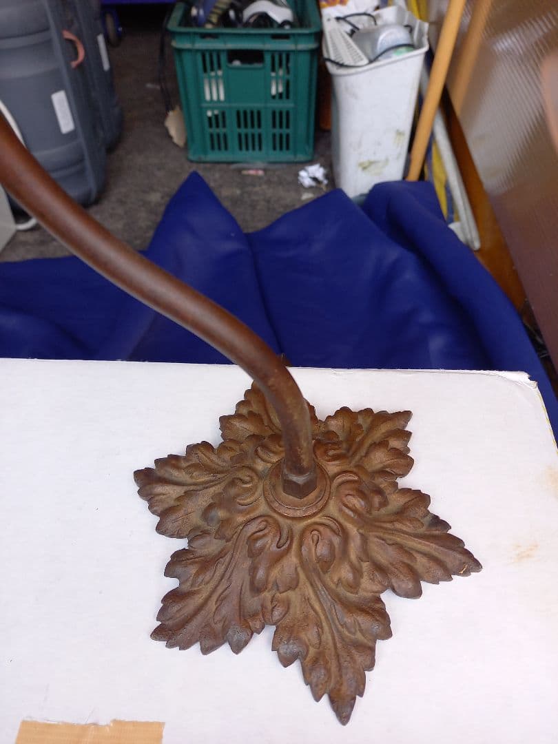 お安くしました。よろしく御願いします。可愛いペンダントライトです。